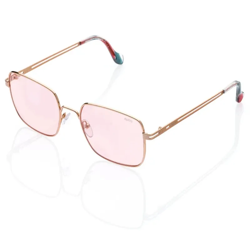 Add a touch of elegance to your look with the DPS129-09 sunglasses, refined rectangle frame shape.