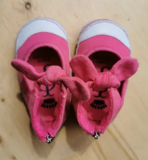 BABY GIRL SIZE 6/12 MONTHS - JUICY COUTURE Ballet Crib Shoes VGUC B2