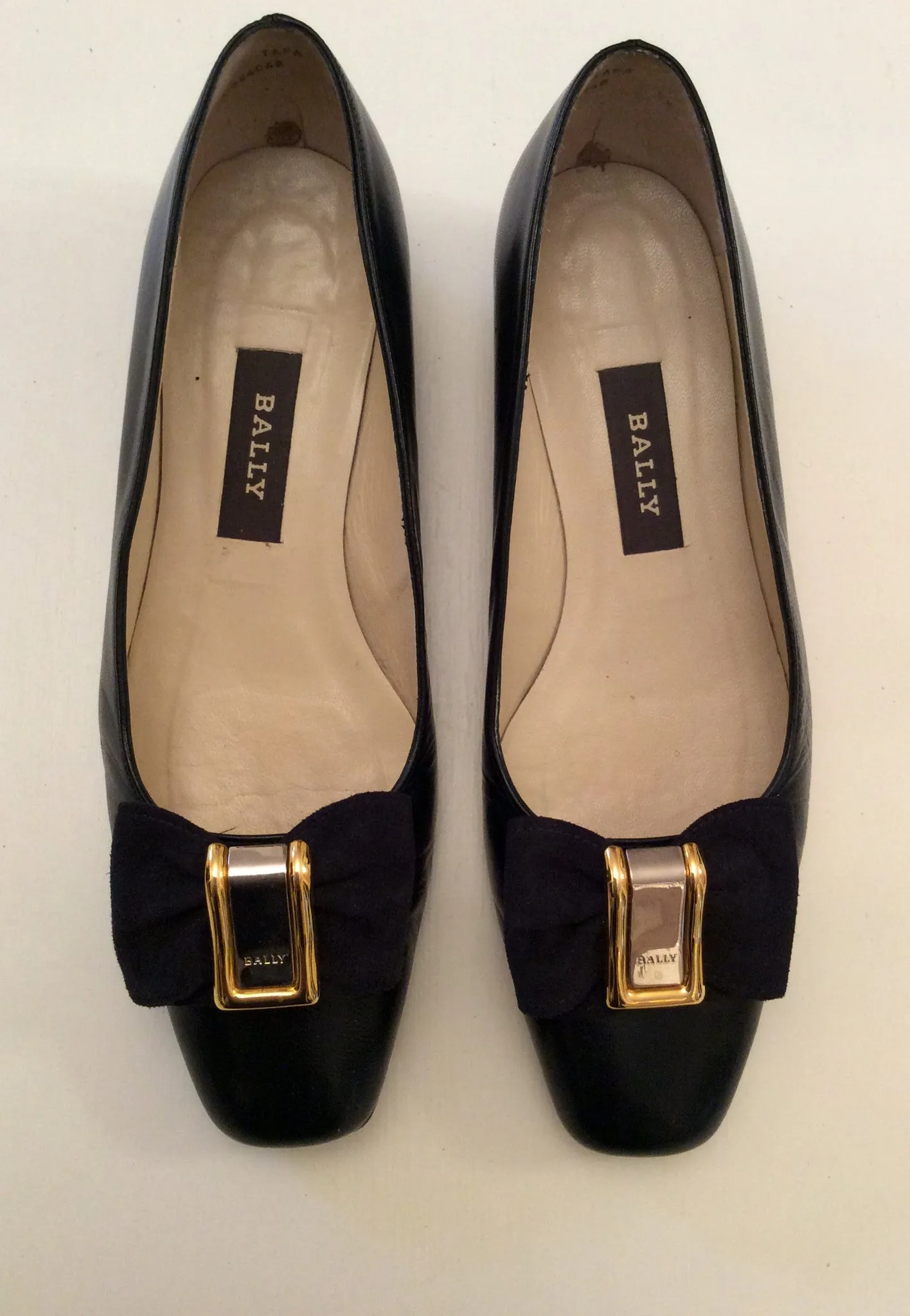 Bally Dark Blue Leather Bow Trim Court Shoes Size 5.5/38.5