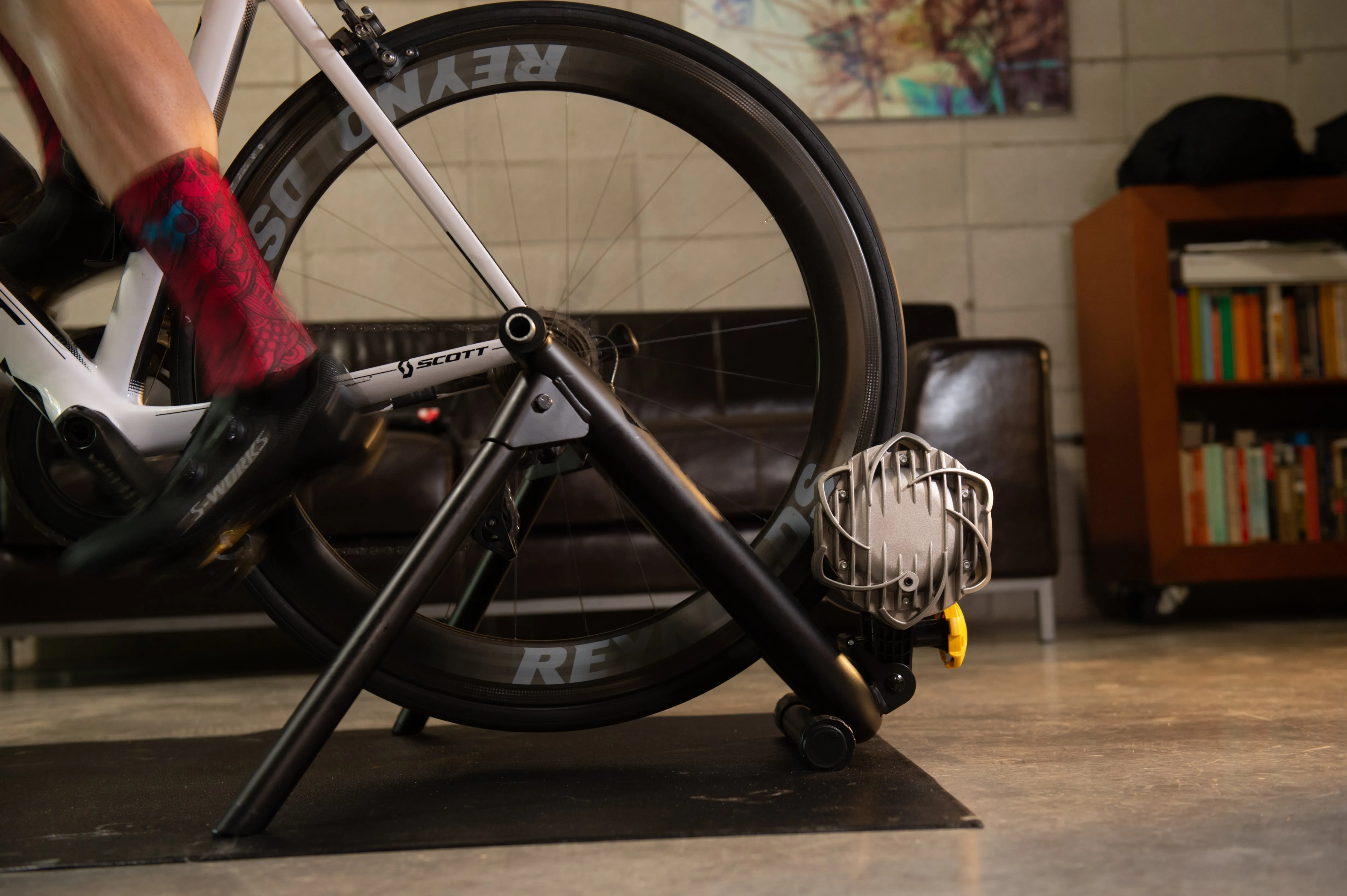 Fluid 2 Indoor Bike Trainer With Precision Balanced Flywheel Technology