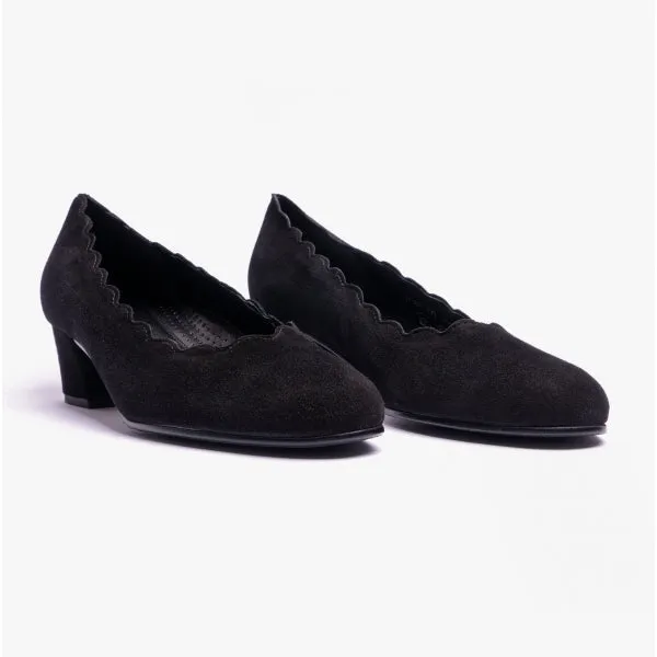 GIGI Ladies Suede Court Shoes Black