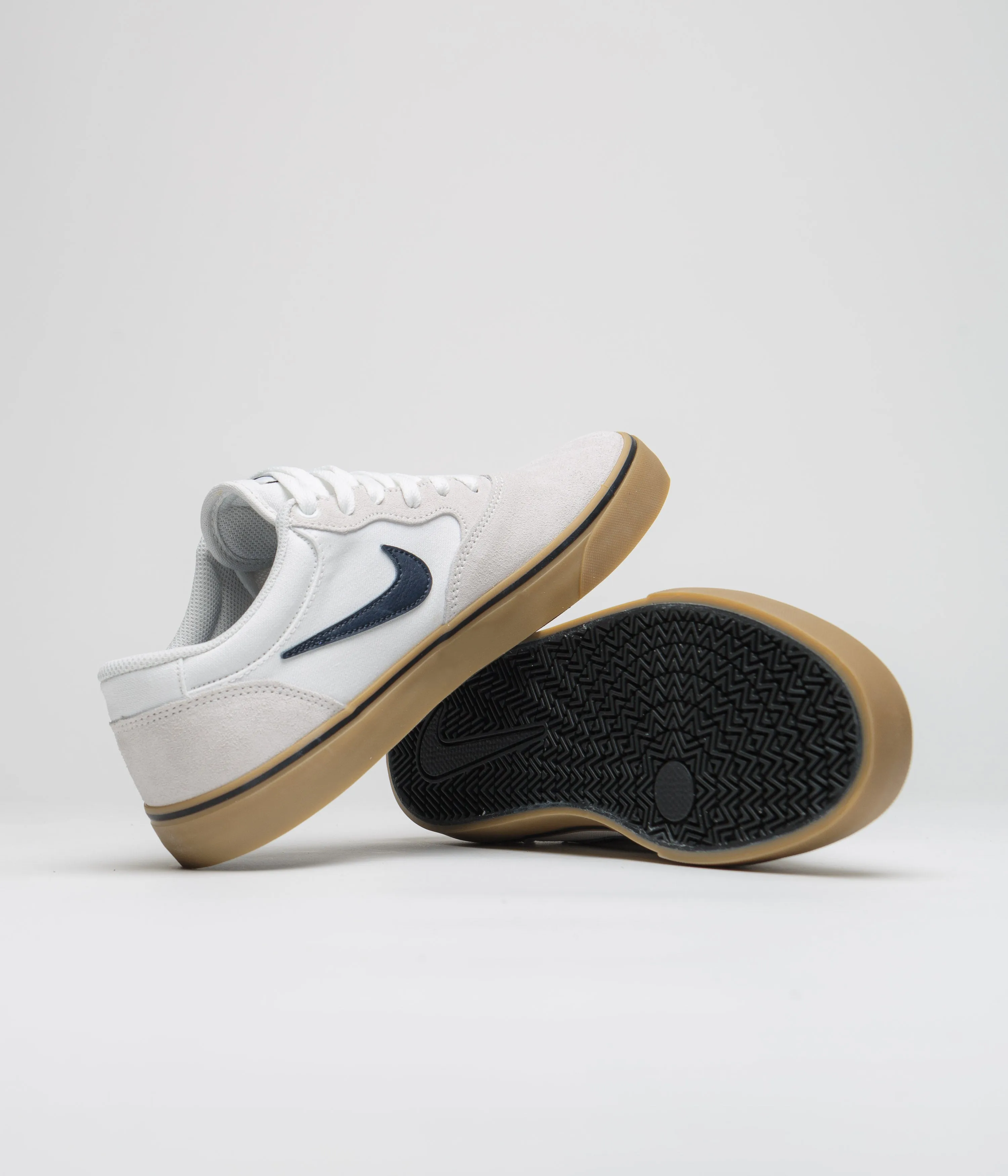 Nike SB Chron 2 Shoes - White / Obsidian - White - Gum Light Brown