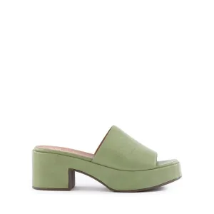 Seychelles One Of A Kind Sandal in Sage Leather