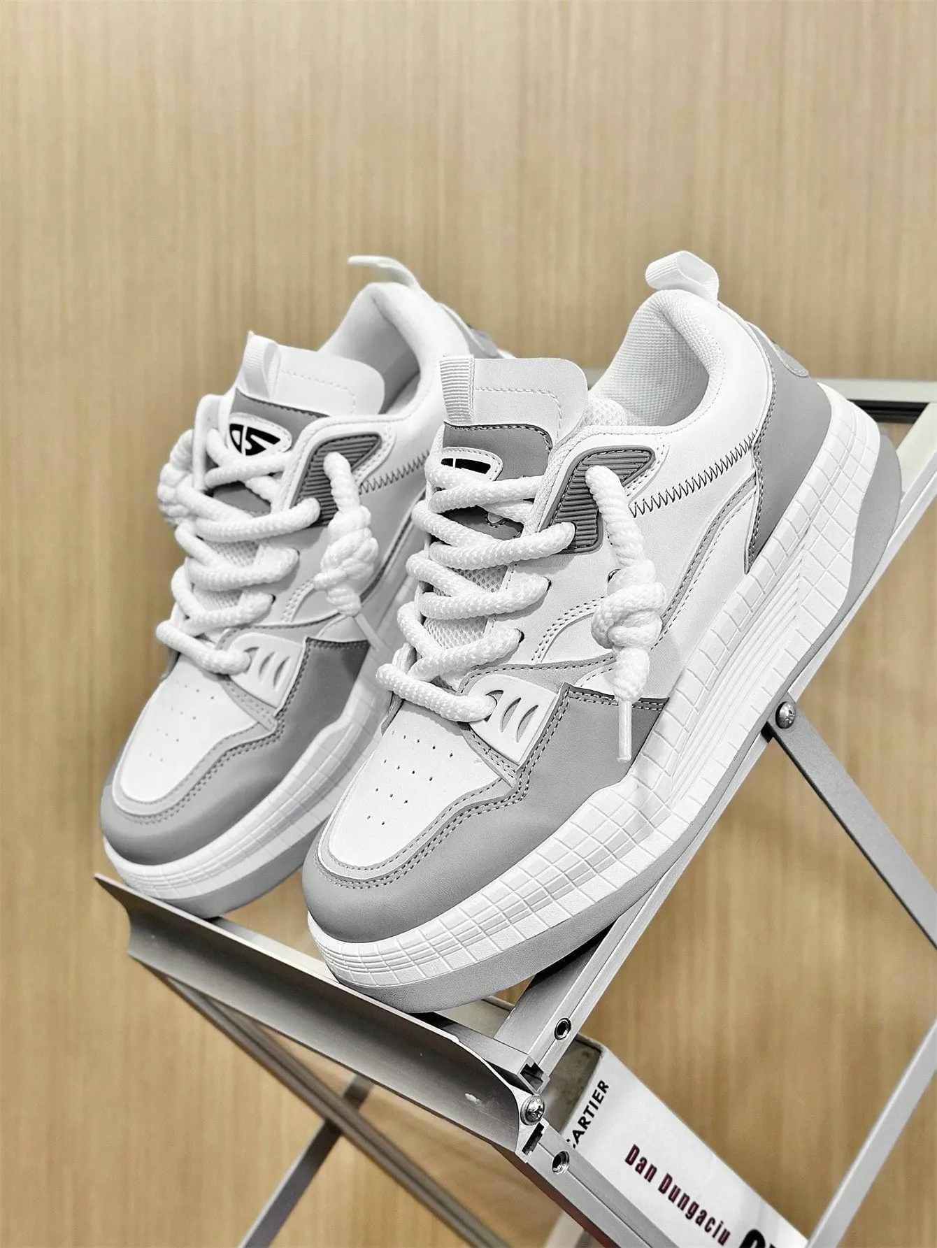 Sporty Skate Shoes For Men, Color block Lace-Up Front Sneakers