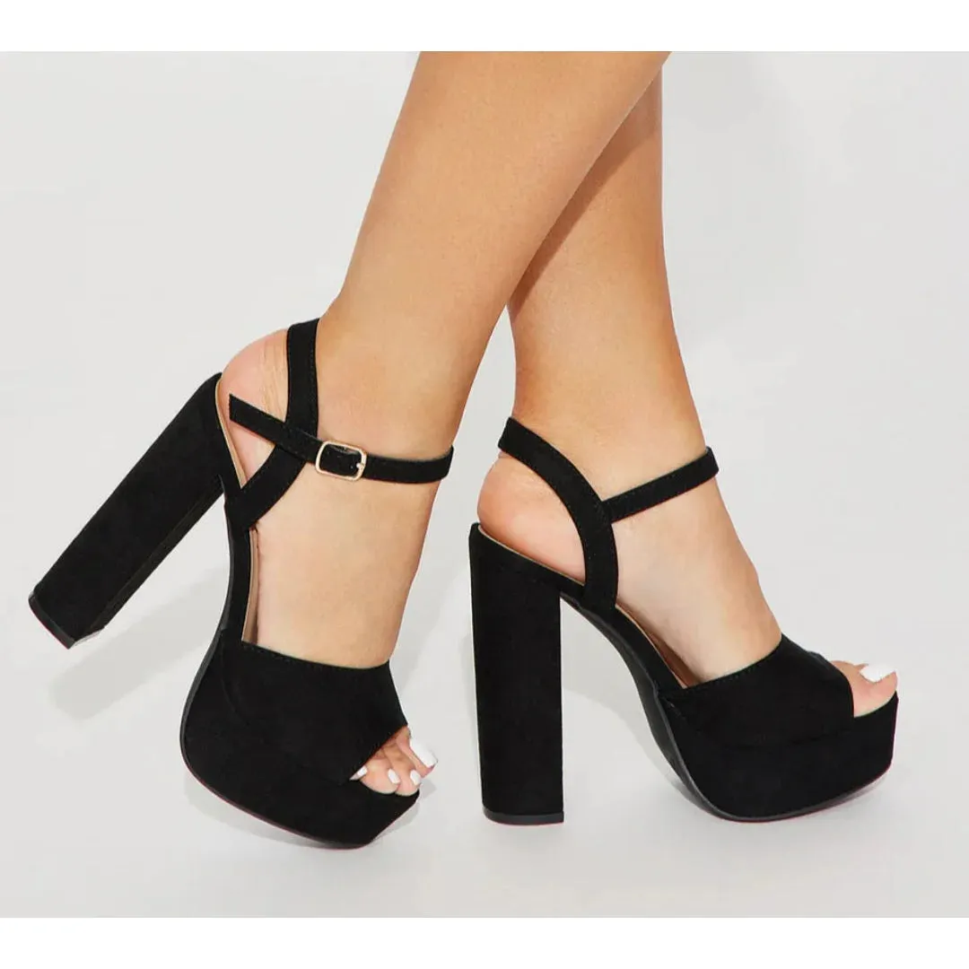 Synth Platform Vegas Pumps