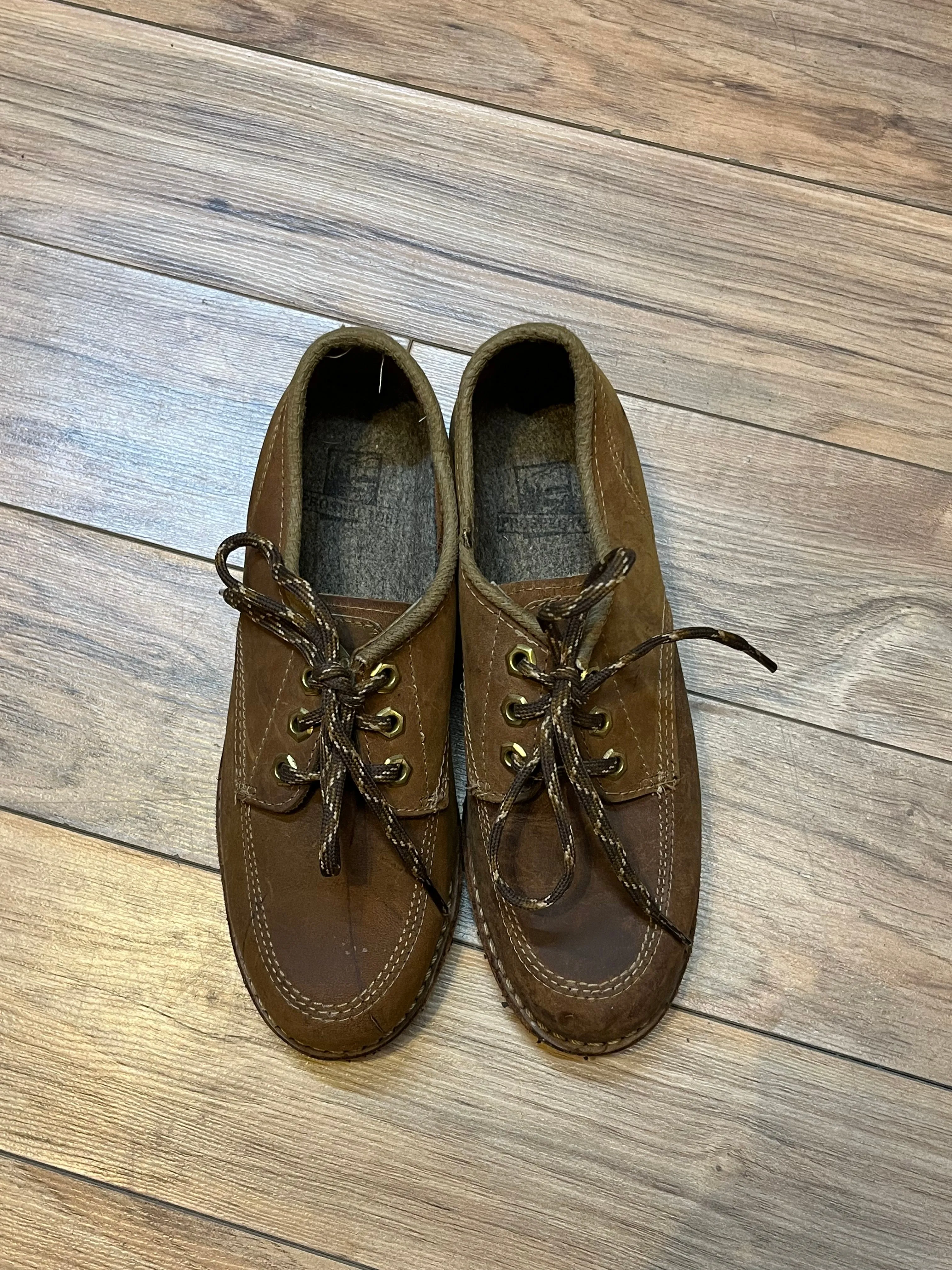 Vintage Prospector 1980’s Deadstock Moc Toe Brown Leather Shoes, Made in Canada, Womens US 7.5