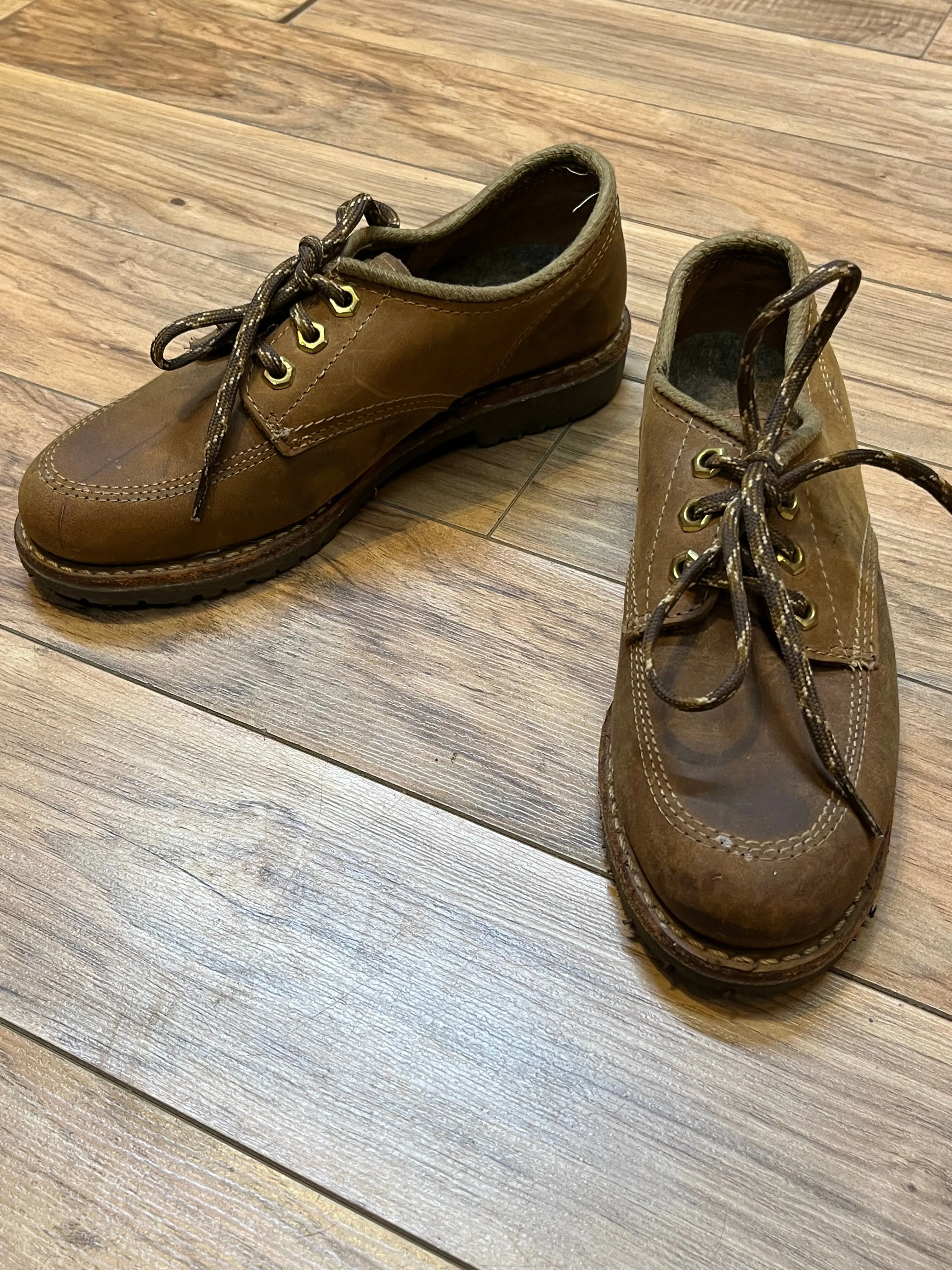 Vintage Prospector 1980’s Deadstock Moc Toe Brown Leather Shoes, Made in Canada, Womens US 7.5